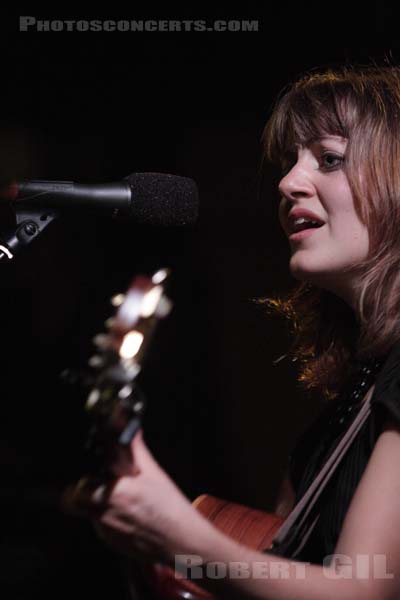 ANAIS MITCHELL - 2008-10-02 - PARIS - La Maroquinerie - 